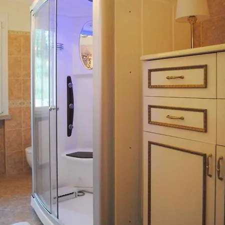 Charming House In With Shared Pool. Montelabbate