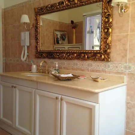 Lejlighed Charming House In With Shared Pool.