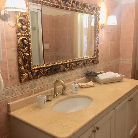 Charming House In With Shared Pool. * Montelabbate