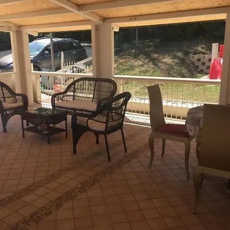 Charming House In With Shared Pool. Montelabbate