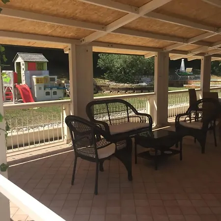 Charming House In With Shared Pool. Apartment *